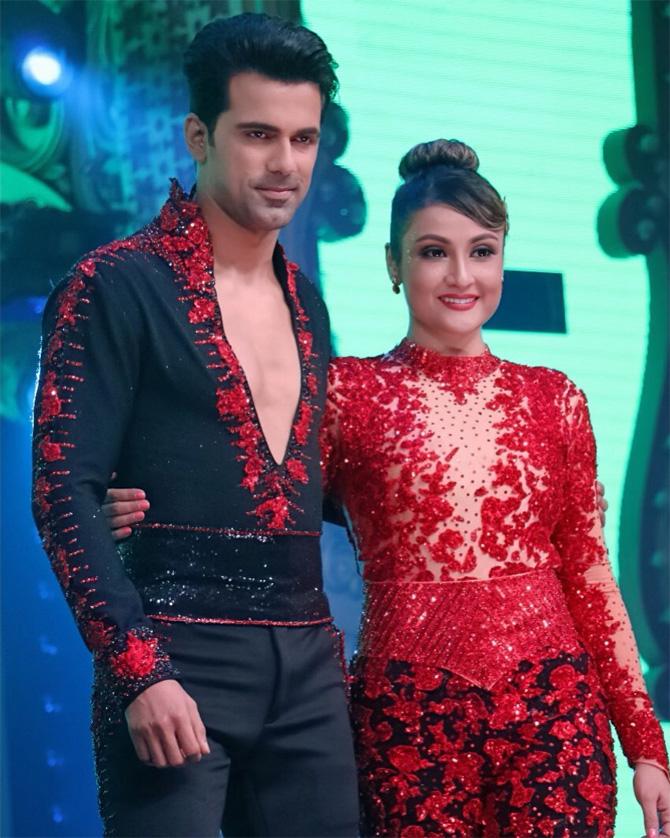 But Urvashi, time and again, mentioned that she never thought about remarrying as she was too busy concentrating on raising her kids. Urvashi Dholakia and actor Anuj Sachdeva were in a blissful relationship for quite some time. However, this relationship too did not last. When the duo reunited for the dance reality show Nach Baliye, she clarified that she is not giving a second chance to her relationship with Anuj.