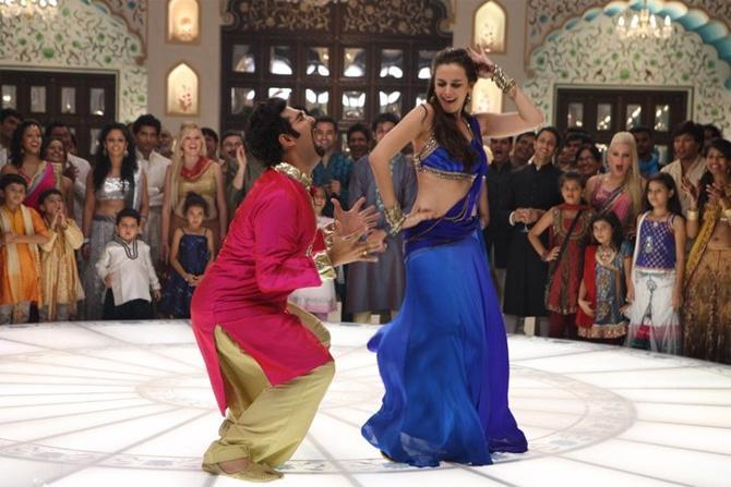 Yeh Jawaani Hai Deewani opened many doors for Evelyn Sharma. David Dhawan is said to have spotted Evelyn during the final leg of casting for Main Tera Hero. When the shoot of the movie was about to begin, Yeh Jawaani Hai Deewani had hit theatres, and senior Dhawan loved Evelyn Sharma's work in it.