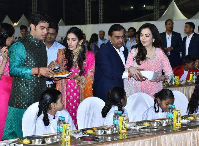 From being the perfect wife to Akash Ambani to donning the role of being the Ambani daughter-in-law, Shloka is a woman of a plethora of talent. Such is her bond with her in-laws that in October 2018, Shloka was seen dancing her heart out with mother-in-law Nita and sister-in-law Isha Ambani at a friend's wedding.