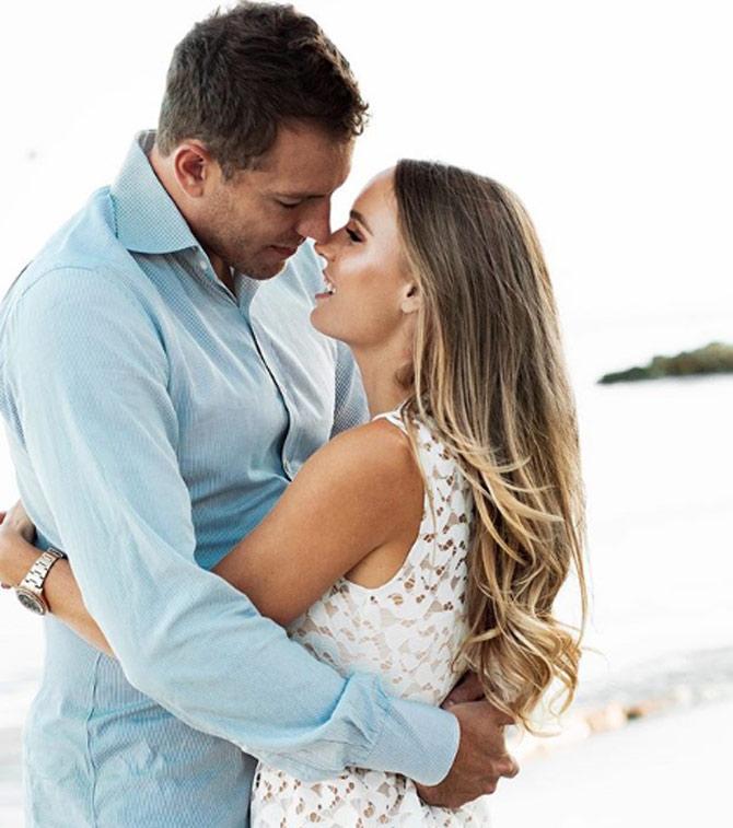 On Valentine's Day 2017, Caroline Wozniacki announced she was dating former NBA champion David Lee. Caroline Wozniacki and David Lee got engaged in November 2017 and tied the knot in June 2019.