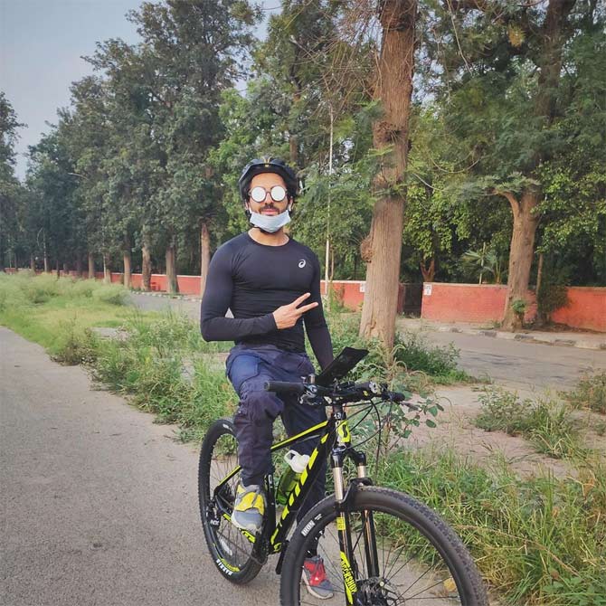 The Khurrana family - Ayushmann, Aparshakti, Tahira and the kids are currently in Chandigarh. In fact, they have also taken up cycling after taking necessary precautions before stepping out of the house. Here's what Ayushmann shared on his Instagram account.