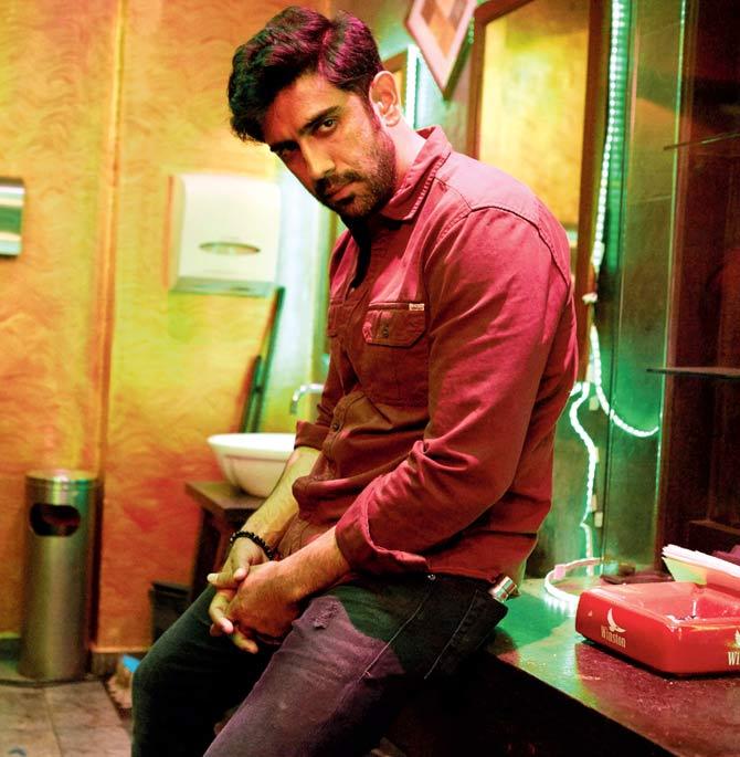 Without a godfather, Amit Sadh has proved his mettle in the showbiz and it's worth the applaud!