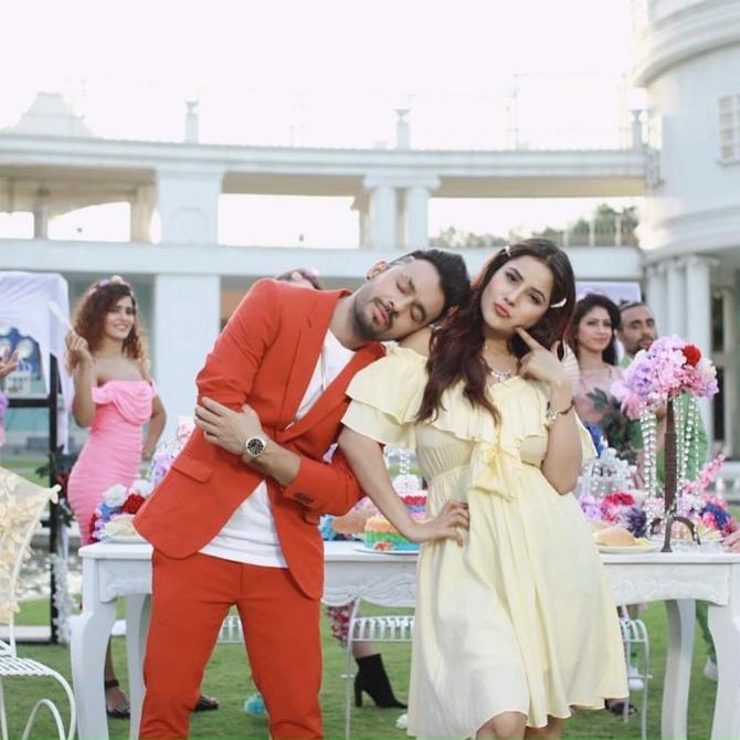 In May, she featured in a lyrical video Keh Gayi Sorry by Jassie Gill. And now, the latest one that's making headlines is the music video Kurta Pajama featuring Tony Kakkar and Shehnaaz.