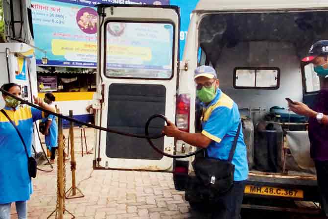 Amid complaints of non-availability of ambulances in Vasai-Virar, civic workers were seen loading 160 litres of diesel at Manikpur petrol pump for generators at a water pump station