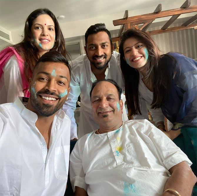 Natasa has now become an integral part of the Pandya family. She shares a good rapport with cricketer Krunal Pandya and his wife Pankhuri, who got married in 2017.
In picture: Natasa Stankovic with Hardik Pandya and his family