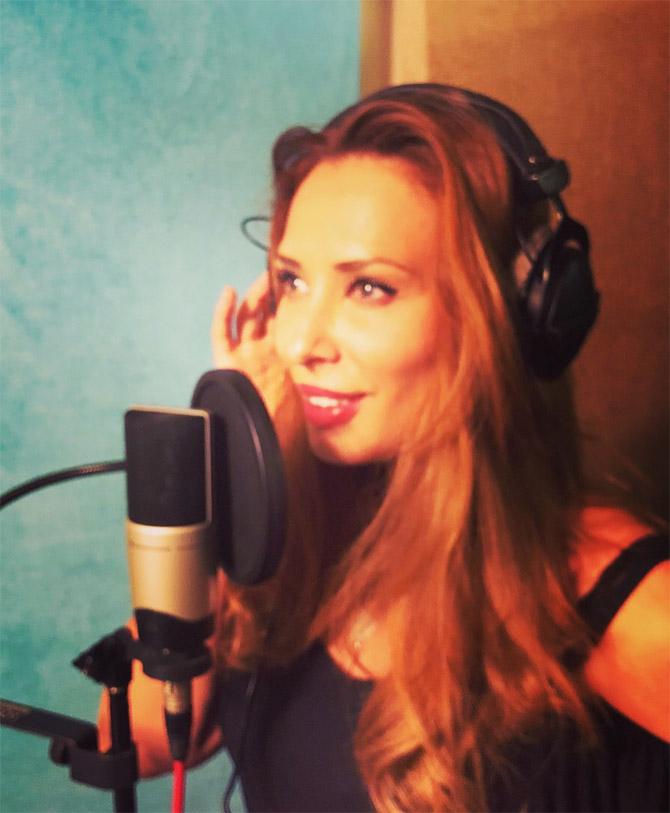 In 2016, Iulia Vantur collaborated with Himesh Reshammiya for his album Aap Se Mausiiquii, where she lent her voice in the song Every Night And Day. When her song was launched, the first thing that everyone noticed about Iulia Vantur was her impressive Hindi. When media complimented her, her face lit up and she responded with 'Shukriya'. 
