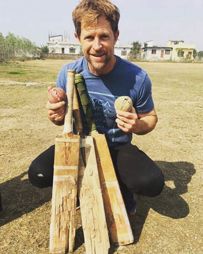 Jonty Rhodes played for the South African cricket team between 1992-1003