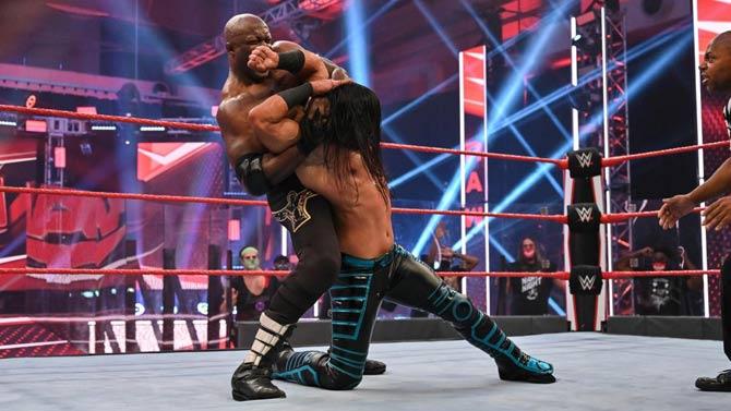 Bobby Lashley faced Mustafa Ali in a singles match and showed him who is dominant on the roster with a win.