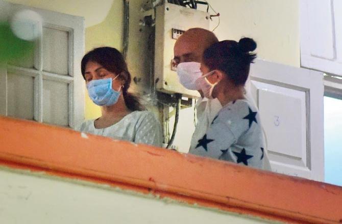 Besides Bollywood celebs, the police also quizzed the late actor's business manager, PR manager, three psychiatrists and one psychotherapist, whom the actor was consulting.
In photo: Rhea Chakraborty at the Bandra police station while recording her statement in June.