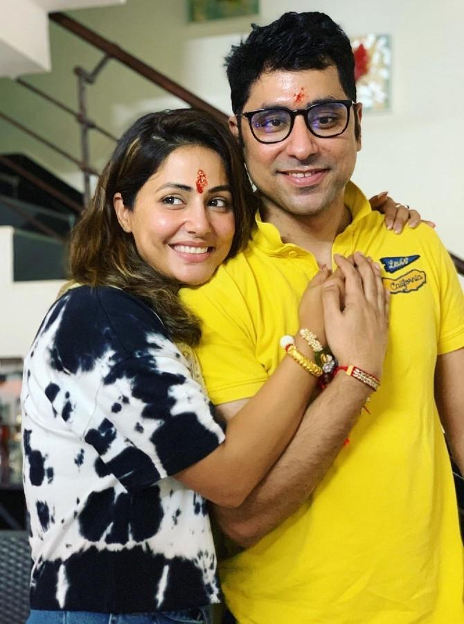 Hina Khan shares a very sweet bond with her brother Aamir Khan and regularly shares pictures with him on social media. The brother-sister duo also celebrates Raksha Bandhan with great fanfare. Sharing this picture on her Instagram handle, Hina wrote, 