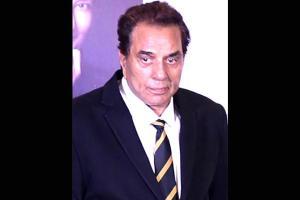 Dharmendra urges people to stay away from invisible danger coronavirus