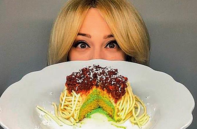 Spaghetti and meat sauce cake by Natalie Sideserf