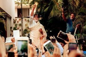 Amitabh Bachchan misses the crowd at Jalsa; pens a note for his fans