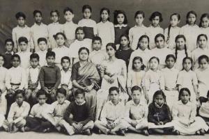 Can you recognise little Anupam Kher in this photo from his childhood?