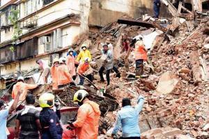 Buildings collapse in Fort and Malad: Four dead, 16 others injured