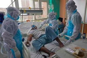 India records nearly 35 thousand COVID cases, tally crosses 10 lakh