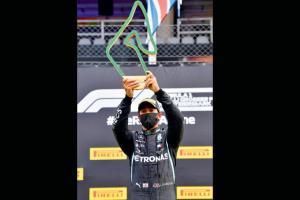 Super Lewis Hamilton storms to victory in Styrian GP