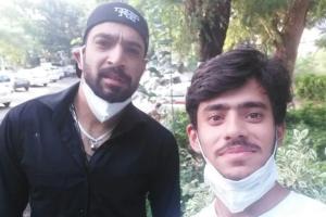 Fan clicks selfie with Haris Rauf, later finds out he tested positive!