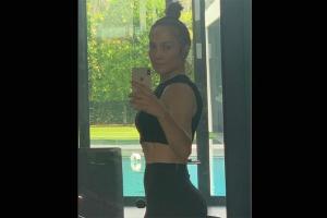 Jennifer Lopez shares glowing birthday workout picture