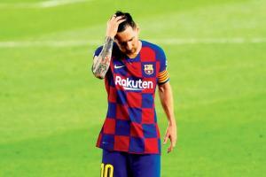 Dani Alves: Lionel Messi feels lack of support at Barcelona