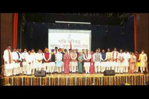 MP: 28 ministers including 12 from Jyotiraditya Scindia's camp sworn in
