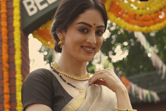 One sees Sandeepa Dhar as well who plays a pivotal role in the show.
