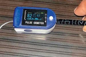 Mumbai: Man purchases oxymeter which also shows heartbeat of pencil!