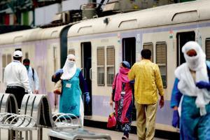 Mumbai: Essential workers get 298 more local trains