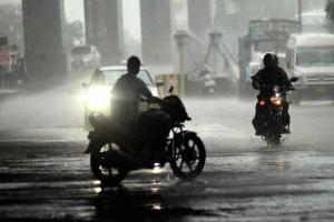 Mumbai Rains 2020: City, suburbs brace for rainy weekend