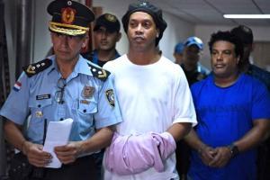 Ronaldinho loses appeal for release from house arrest