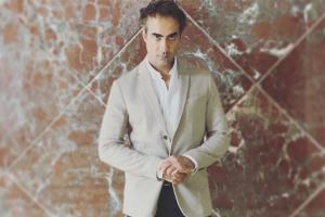 Ranvir Shorey tweets about the ways of abusing power in Bollywood