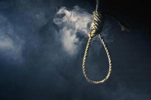 Girl hangs self after tiff with brother over mobile phone