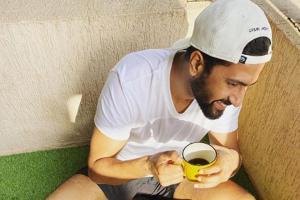 Fans can't stop gushing over Vicky Kaushal's 'Kaafi coffee day' picture