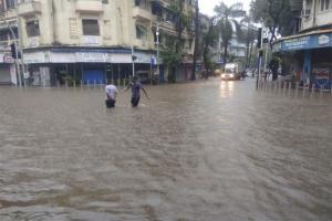Mumbai's low-lying areas Hindmata, King's Circle get waterlogged