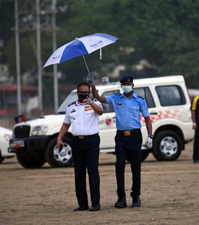 PM Modi spoke to Maharashtra Chief Minister Uddhav Thackeray, his Gujarat counterpart Vijay Rupani and Administrator of Daman Diu, Dadra and Nagar Haveli Praful K Patel regarding the cyclone situation and assured all possible support and assistance from the Centre.
In picture: Senior officials in the fire brigade instruct other officials while conducting a response drill at  Girgaum Chowpatty
