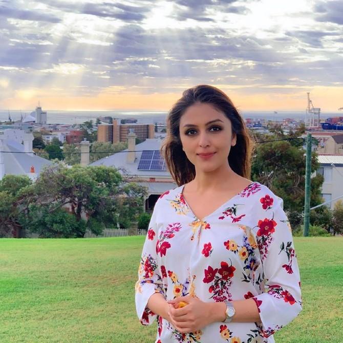 Aarti Chabria Beedassy like any other celebrity has been keeping herself occupied by cooking, watching movies, among others things amid lockdown to curb the Coronavirus outbreak. The actress has been sharing a lot of throwback photos from her photoshoots much to the delights of her fans. She shared this photo of herself and captioned it: 