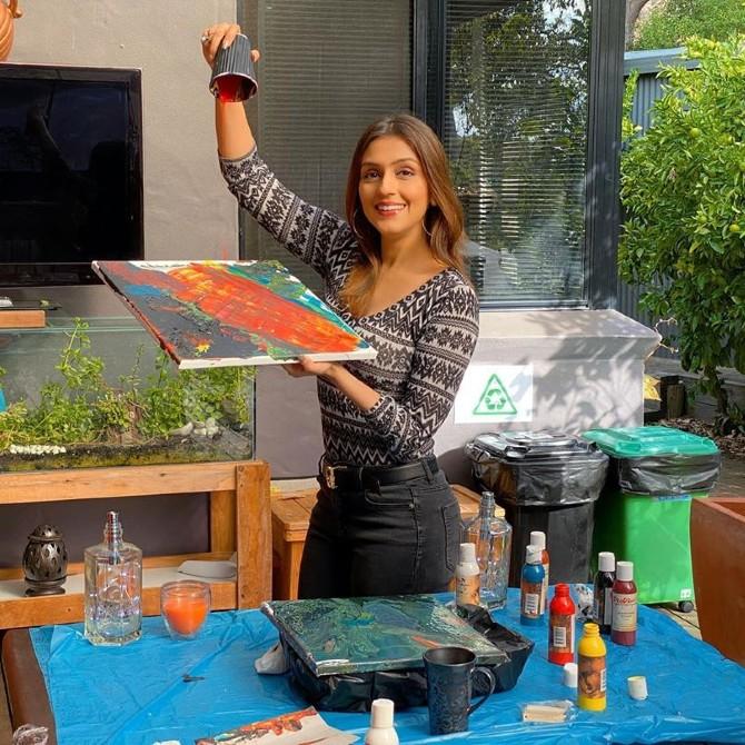 Here's another picture of herself pursuing her hobby at her home during the COVID-19 lockdown. She shared this picture and wrote, 