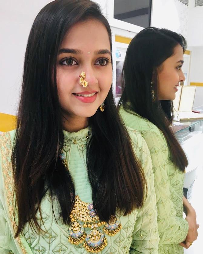 Tejasswi Prakash has one of the most interesting Instagram accounts as she keeps sharing some fantastic pictures on her account, boasting of 2 million followers. 