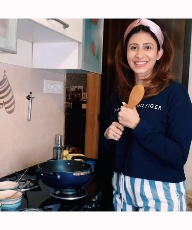 During the lockdown, Kishwer Merchant celebrated the birthday of her husband Suyyash Rai. The actress headed to the kitchen and prepared his favourite food. Happy birthday baby @suyyashrai. The video starts with me but finally gets into how he gets surprised. It's a little something that I did for him last night to bring in his birthday in #coronatimes (sic)