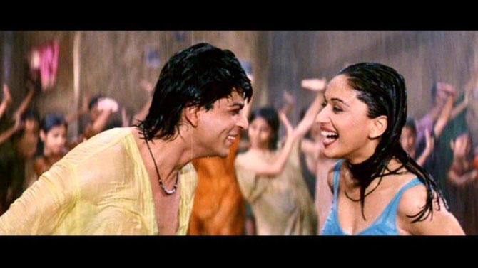 Koi Ladki hain from Dil toh Pagal Hain: Dil to Pagal Hai was a big musical hit. Koi Ladki Hain was the best among the lot. Shah Rukh Khan and Madhuri Dixit enjoying in the rain with a few dozen kids around them and dancing to the choreography of Shiamak Davar is a treat to watch. Uttam Singh’s zingy music and Lata Mangeshkar/Udit Narayan's melodious voices helped create this vivacious yet innocent rainy number.