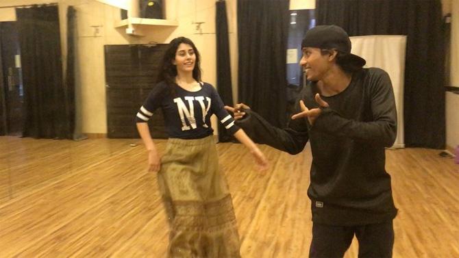 Sharing a throwback video on social media, Warina Hussain posted a video back from her rehearsal days. She wrote, 