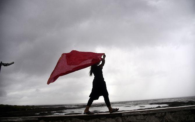 On Monday several locations in Mumbai including Bandra, Andheri, Haji Ali, Dadar, and Navi Mumbai received moderate to heavy rainfall, the SkymetWeather agency predicted heavy to very heavy rains from June 15 to June 18 as monsoon arrived in Maharashtra.