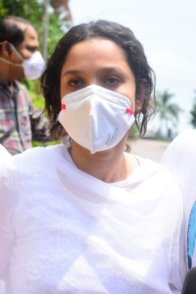 Ankita Lokhande visited Sushant Singh Rajput's family with her mom Vandana and Sandeep Singh. The Pavitra Rishta actress offered her condolences to the grieving family. All pictures/Suresh Karkera and Yogen Shah
