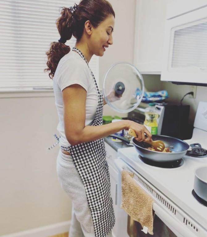 During the lockdown, the Bigg Boss 8 contestant has been sharpening her cooking skills. The actress headed to the kitchen to prepare lavish lunch. Sharing the picture, she wrote, 