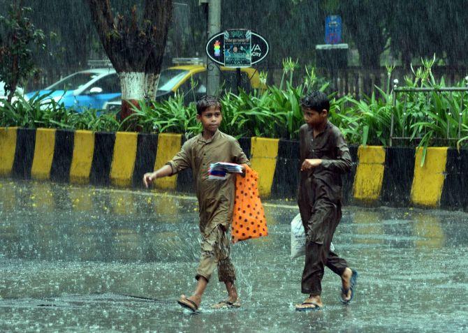 While the rains were not heavy on Thursday morning, it picked up pace only post noon. KS Hosalikar, deputy director general of IMD Mumbai said that the rains picked up pace due to the circulation over the north Konkan and its neighborhood regions.