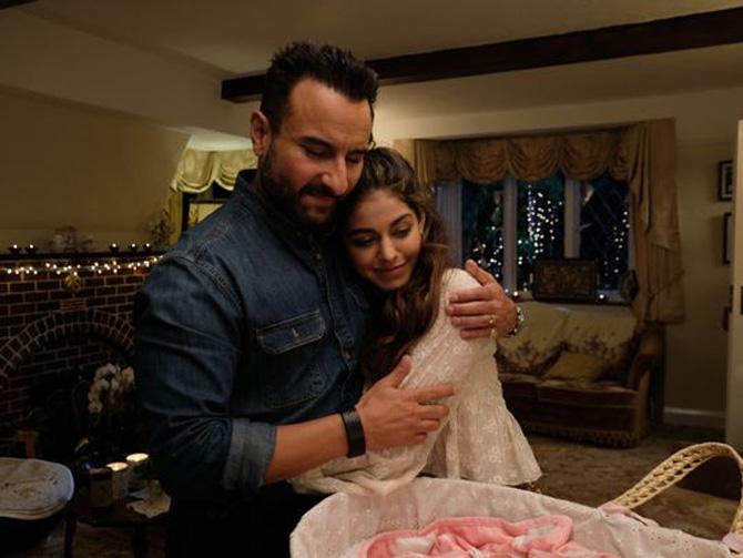 Jawaani Jaaneman (2020): Starring Saif Ali Khan, Tabu and debutant Alaya F, the movie revolves around how a bachelor, who has the time of his life living and partying in London, until his life turns upside down when he meets a girl who turns out to be his daughter. From accepting his daughter to forming a never-seen-before friendship with her, Jawaani Jaaneman is a perfect film to celebrate fathers!
