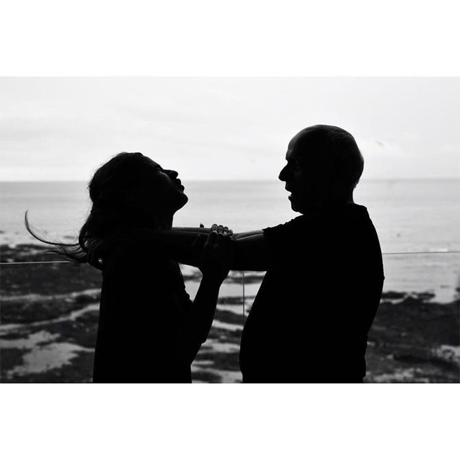 Alia Bhatt thanked her father and filmmaker Mahesh Bhatt for being her support system. She put out a picture which is caught in between a conversation between the father-daughter duo as they are seen standing in the backdrop of a seashore. Along with the picture, Alia penned a note devoted to her father. She wrote, 