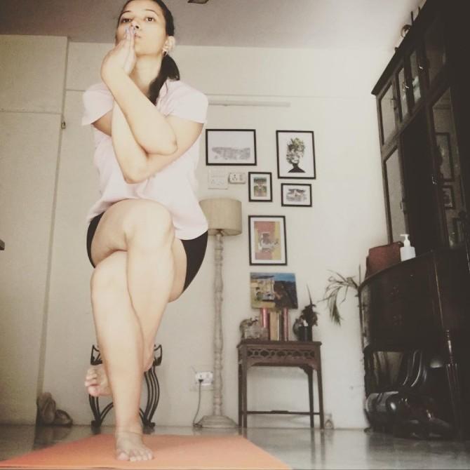 The Tashkent Files actress Shweta Basu Prasad is currently staying at home with her family and following government guidelines to curb the COVID-19 pandemic. Amid lockdown, she has been very active by sharing her Yoga posts among other things. Sharing this video of herself performing yoga, she wrote, 