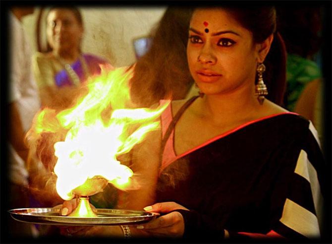 On the personal front, Sumona Chakravarti and Bengali actor Samrat Mukherjee had been in a relationship for almost four years. But they both prefered to be tightlipped. The duo, had been spotted together at Durga Puja celebrations in town, had over an 11-year age difference between them.