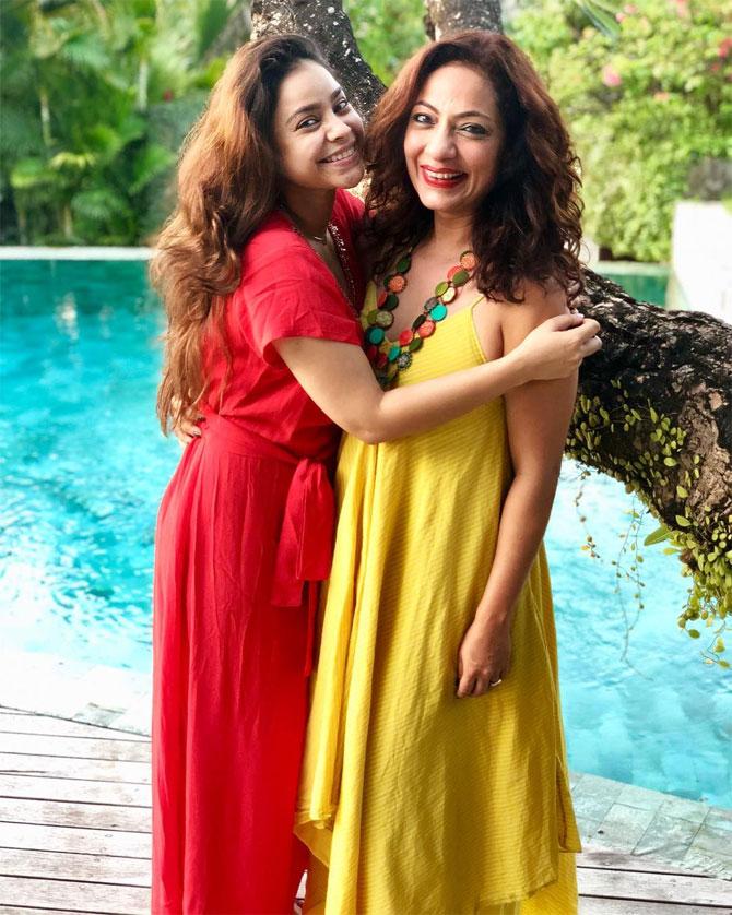Sumona Chakravarti later featured in Salman Khan, Jacqueline Fernandez and Randeep Hooda-starrer Kick in 2014. Again, this time as well, Sumona played the character of Jacqueline's friend, who has eloped with her lover. This one too was quite a small role.
In picture: Sumona with Tarana. She wrote in the caption, 